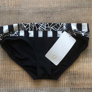 Lululemon shanti surf hipster